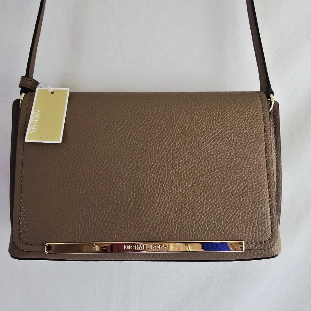 NWT Michael Kors Evelyn Medium Flap Crossbody Bag Beige Pebbled Leather Purse